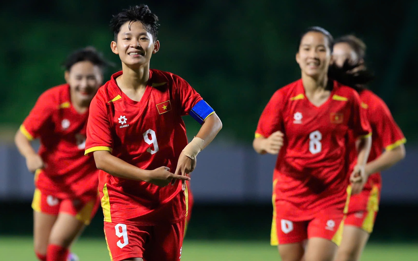 U20 nữ Việt Nam thua đậm trước Trung Quốc - Ảnh 2.