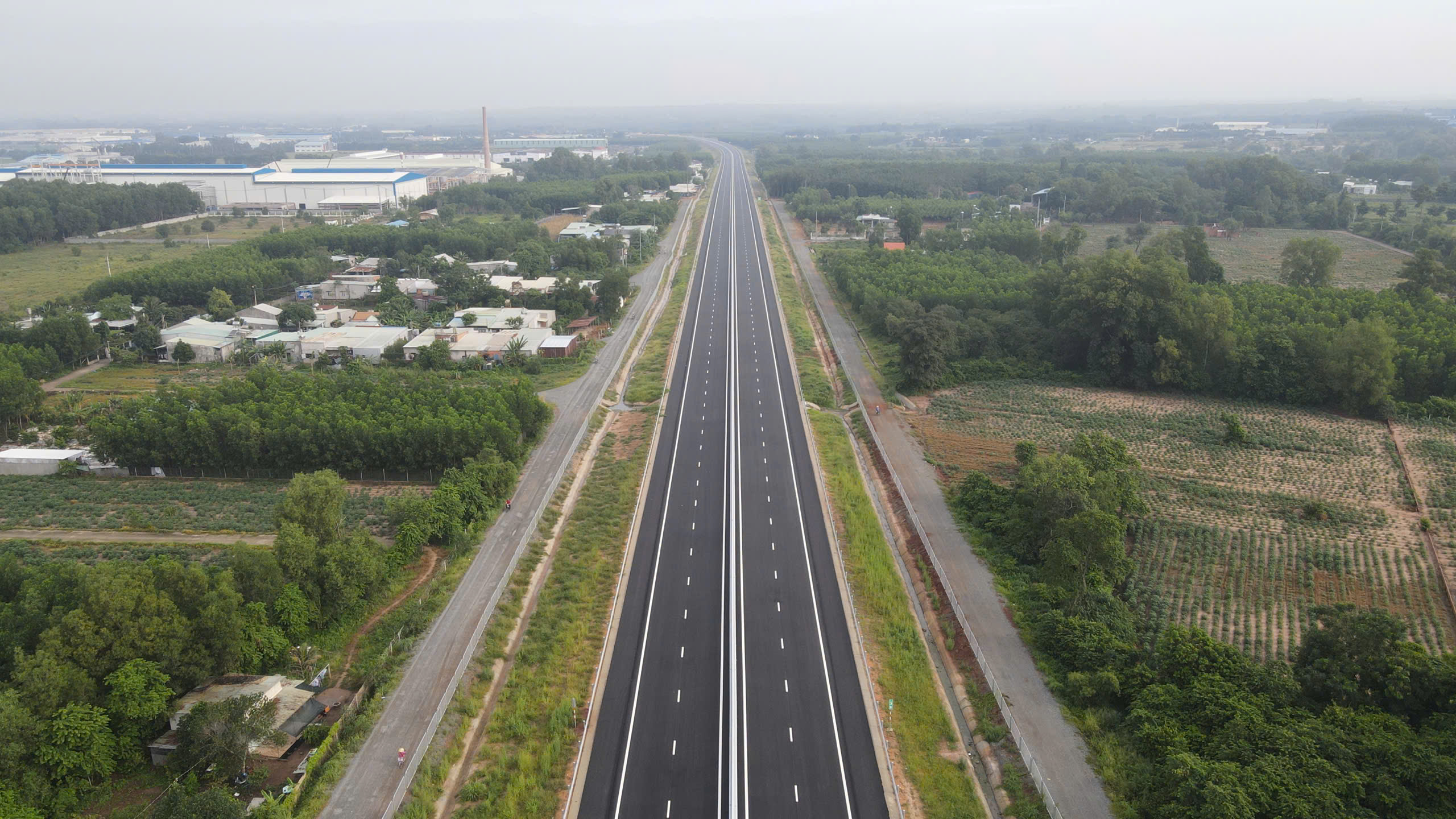 Cao tốc Biên Hòa - Vũng Tàu chính thức khai thác vào tháng 12-2025- Ảnh 4. Cao tốc Biên Hòa - Vũng Tàu chính thức khai thác vào tháng 12-2025- Ảnh 4.
