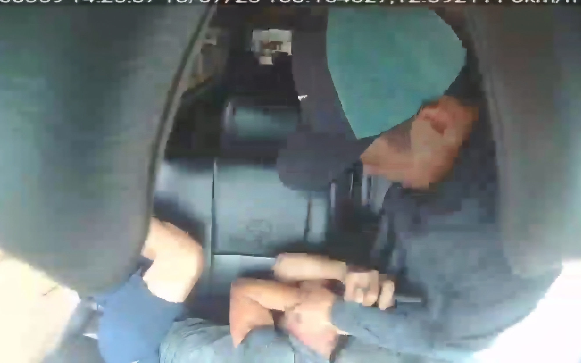 Tạm giữ 6 thanh ni&ecirc;n G&acirc;y rối trật tự c&ocirc;ng cộng ch&eacute;m người đi đường trong đ&ecirc;m - Ảnh 2.