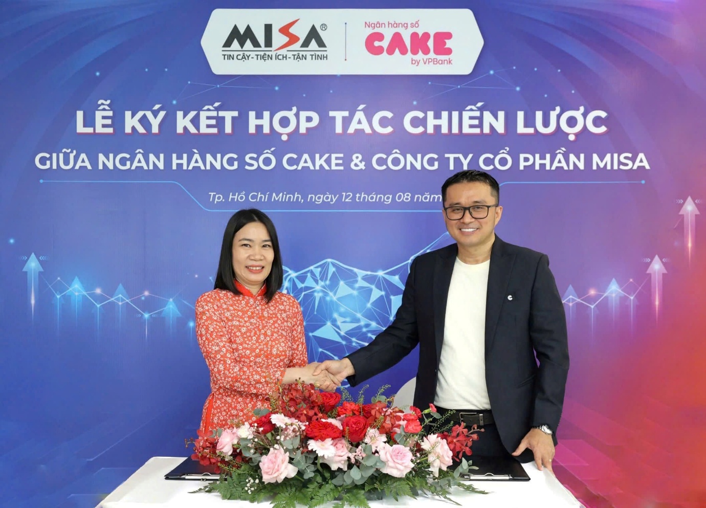 Ngân hàng số Cake by VPBank và MISA ký hợp tác chiến lược toàn diện - Ảnh 1.