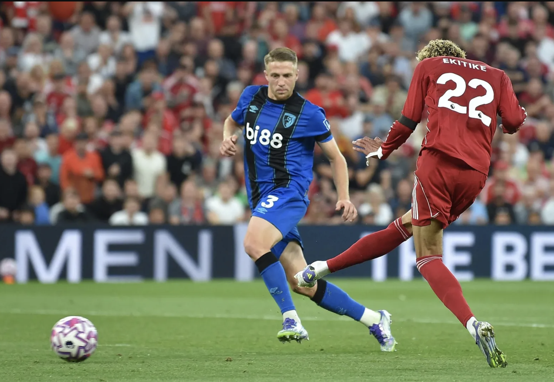 Kemenangan dramatis Liverpool atas Bournemouth mengirimkan peringatan kepada lawan - Foto 2. Liverpool thắng kịch tính Bournemouth, gửi cảnh báo đến các đối thủ- Ảnh 2.