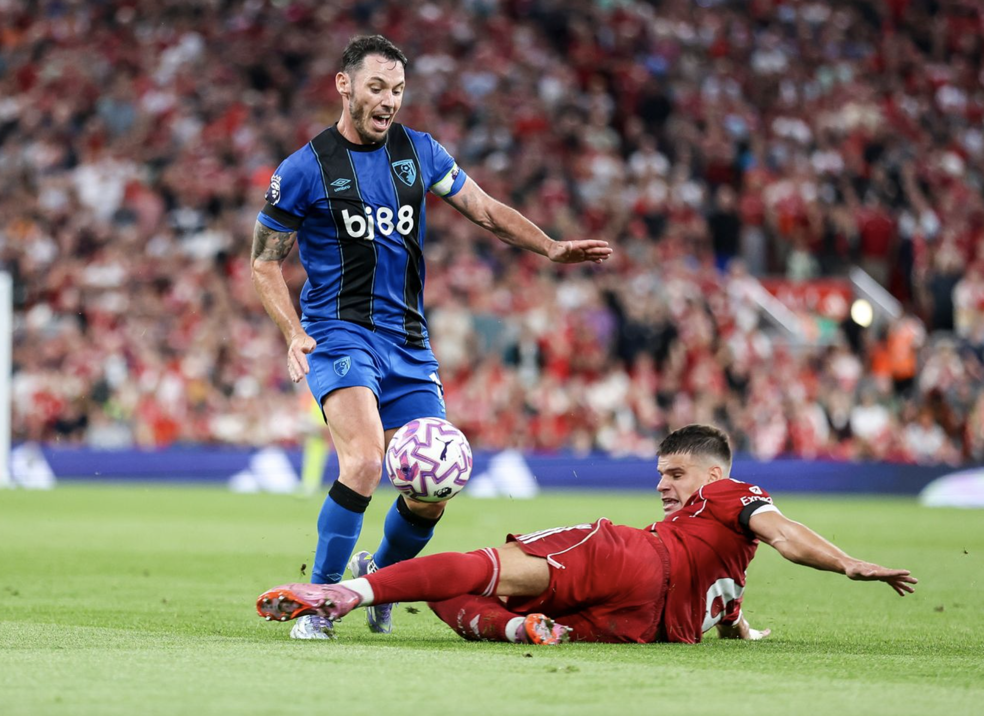 Kemenangan dramatis Liverpool atas Bournemouth mengirimkan peringatan kepada lawan - Foto 1. Liverpool thắng kịch tính Bournemouth, gửi cảnh báo đến các đối thủ- Ảnh 1.