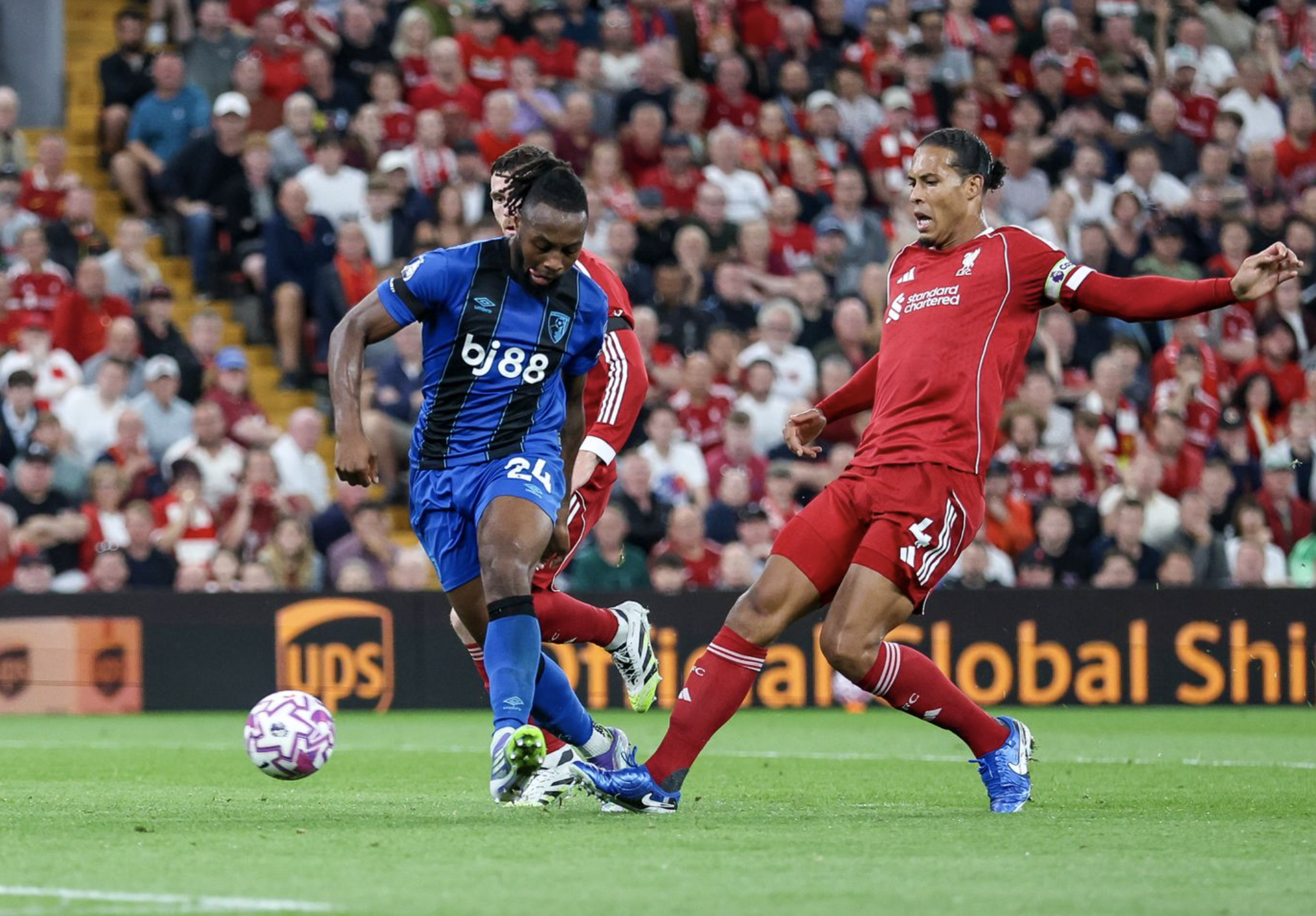 Kemenangan dramatis Liverpool atas Bournemouth mengirimkan peringatan kepada lawan - Foto 4. Liverpool thắng kịch tính Bournemouth, gửi cảnh báo đến các đối thủ- Ảnh 4.