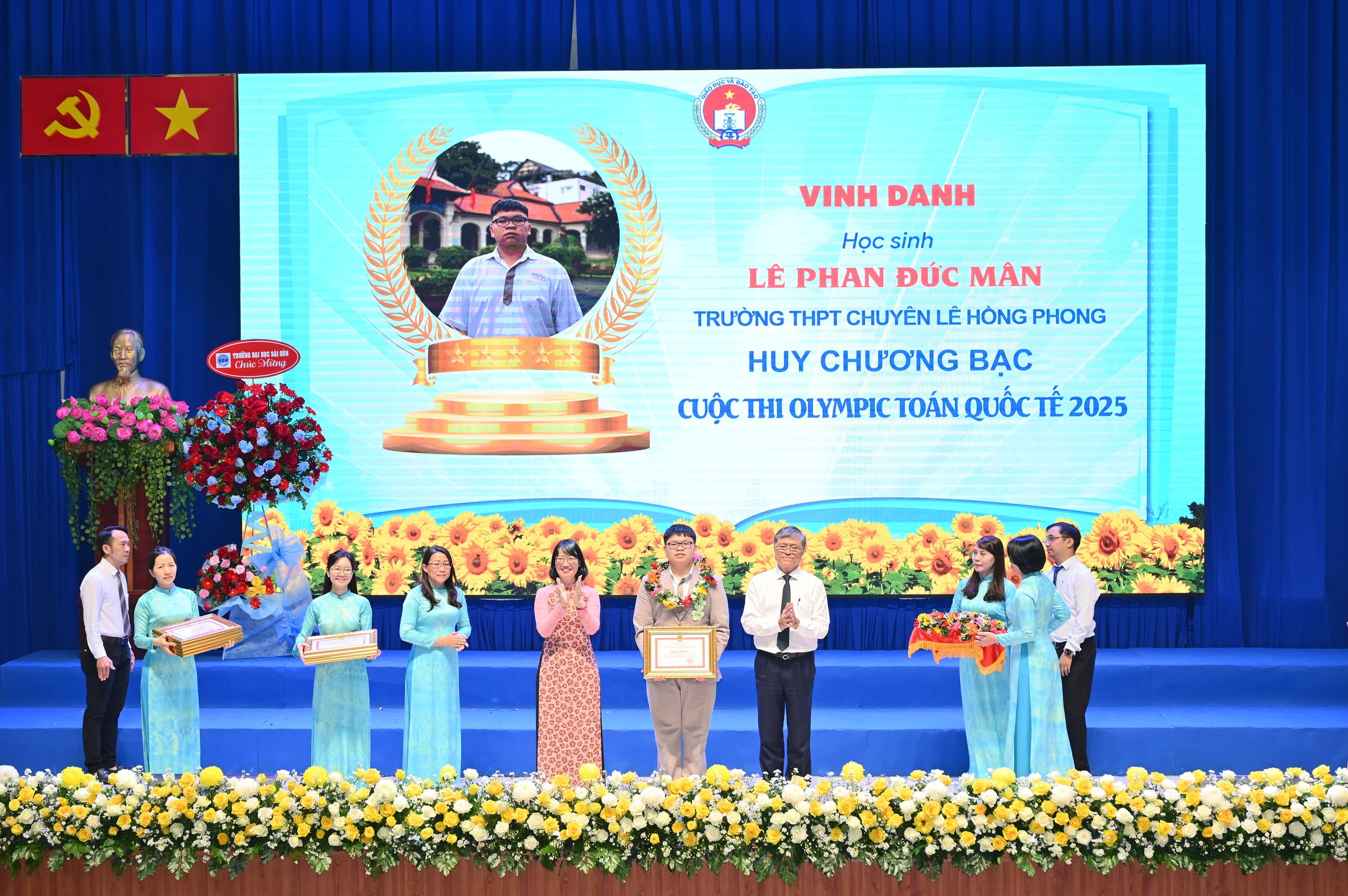 TP HCM giữ vững vị trí số 2 về học sinh giỏi, khẳng định chất lượng giáo dục mũi nhọn- Ảnh 1. TP HCM giữ vững vị trí số 2 về học sinh giỏi, khẳng định chất lượng giáo dục mũi nhọn- Ảnh 1.