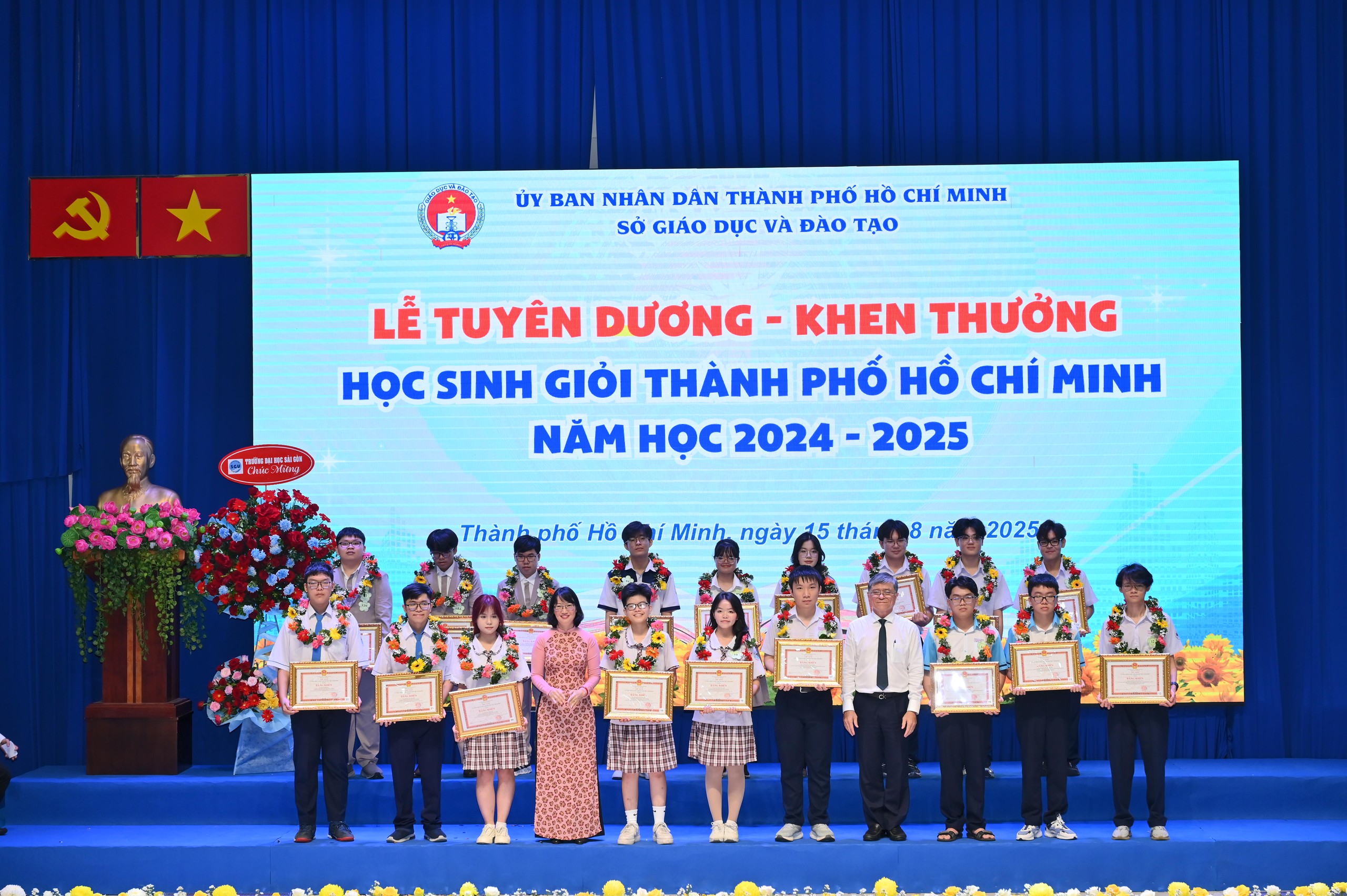 TP HCM giữ vững vị trí số 2 về học sinh giỏi, khẳng định chất lượng giáo dục mũi nhọn- Ảnh 3. TP HCM giữ vững vị trí số 2 về học sinh giỏi, khẳng định chất lượng giáo dục mũi nhọn- Ảnh 3.