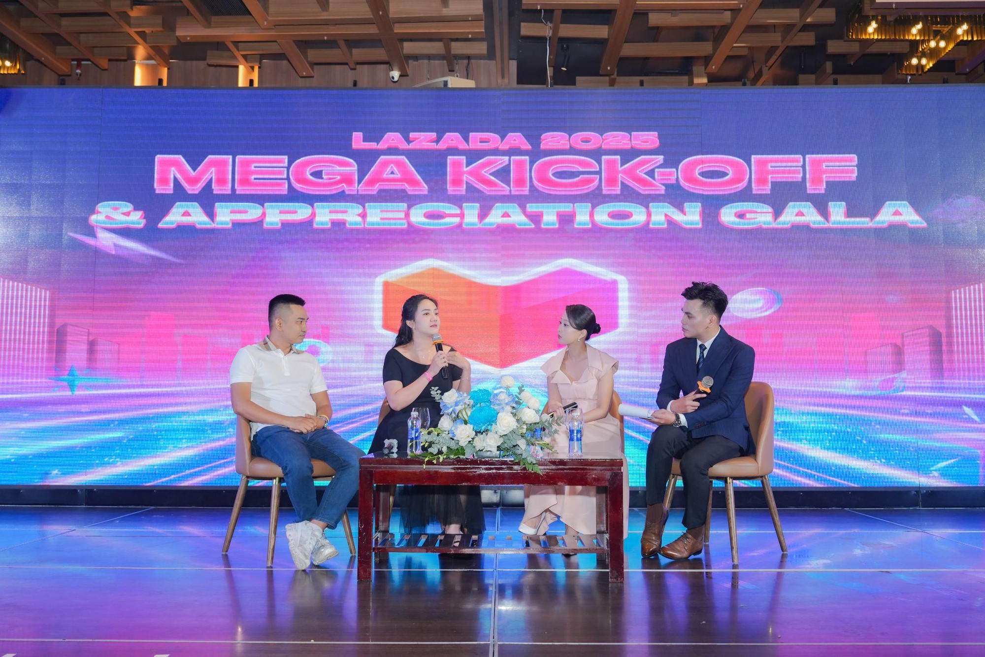 Lazada thổi bùng sức nóng mùa Mega Sale cuối năm với sự kiện kick-off hoàng tráng- Ảnh 4.