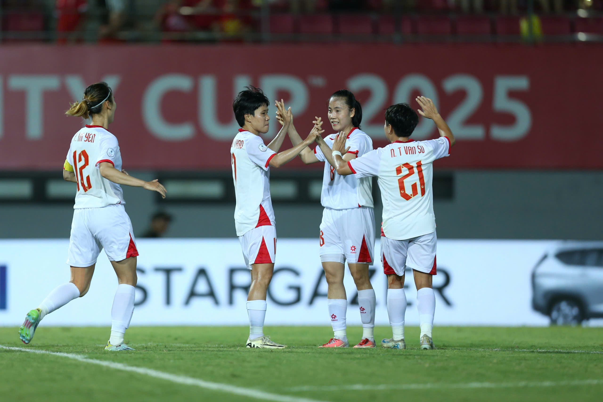 ຄູຝຶກ U23 ອົດສະຕາລີ: “ດີໃຈທີ່ໄດ້ກັບທີມແມ່ຍິງຫວຽດນາມ, ທີມທີ່ເຂັ້ມແຂງທີ່ສຸດໃນການແຂ່ງຂັນ” - ຮູບພາບ 1. HLV U23 Úc: