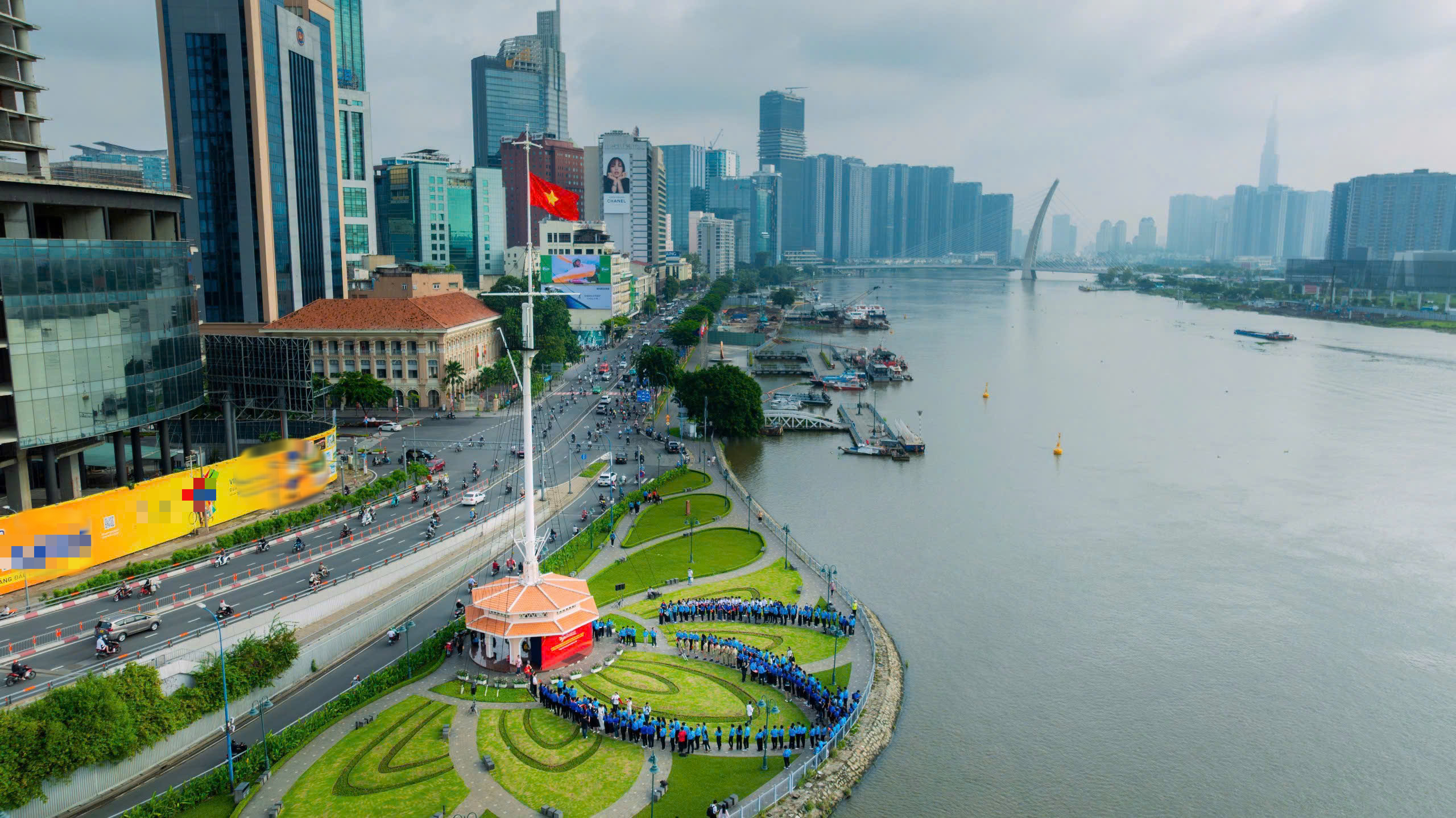 Hoa hậu Lương Thuỳ Linh, Đoàn Thiên Ân cùng tuổi trẻ TP HCM lan toả hành trình “Tôi yêu Tổ quốc tôi"- Ảnh 1.
