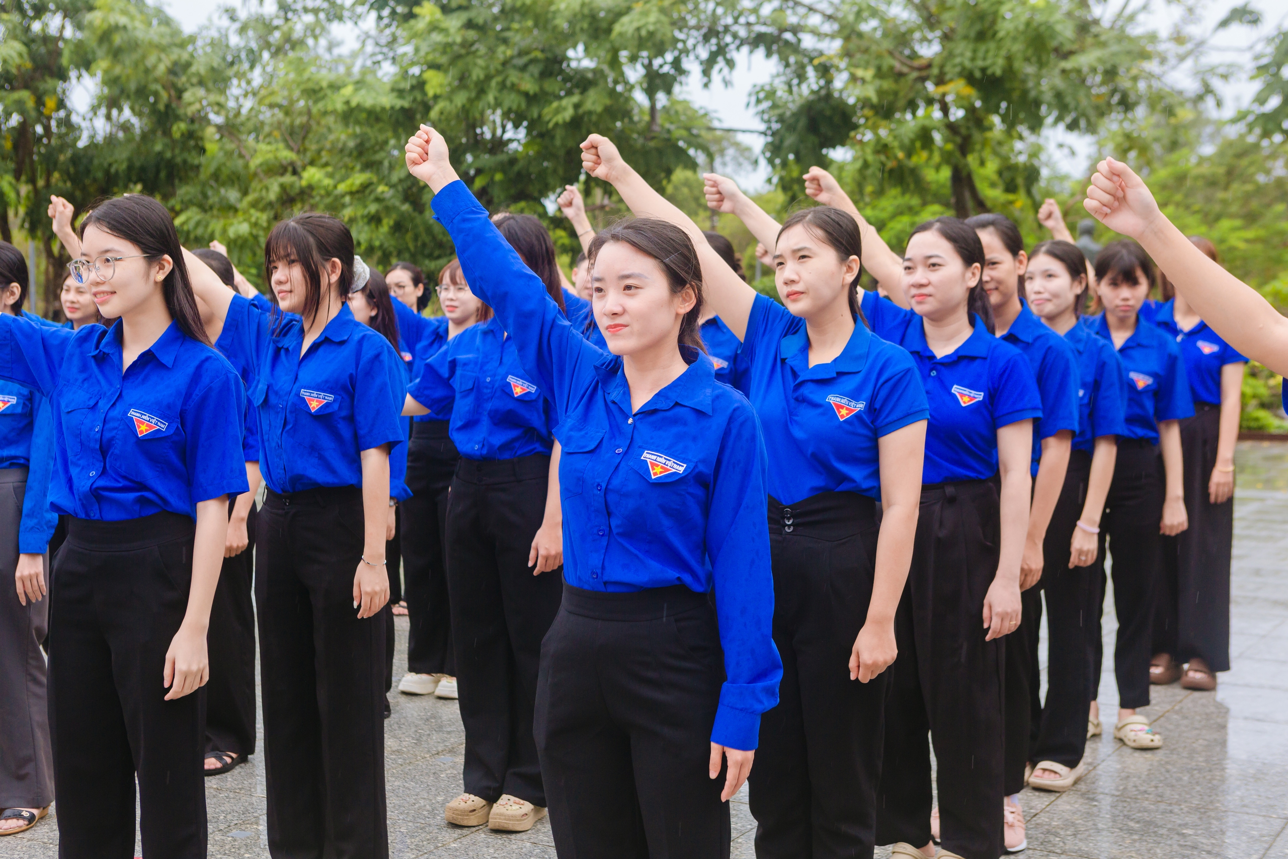 Hoa hậu Lương Thuỳ Linh, Đoàn Thiên Ân cùng tuổi trẻ TP HCM lan toả hành trình “Tôi yêu Tổ quốc tôi"- Ảnh 16.