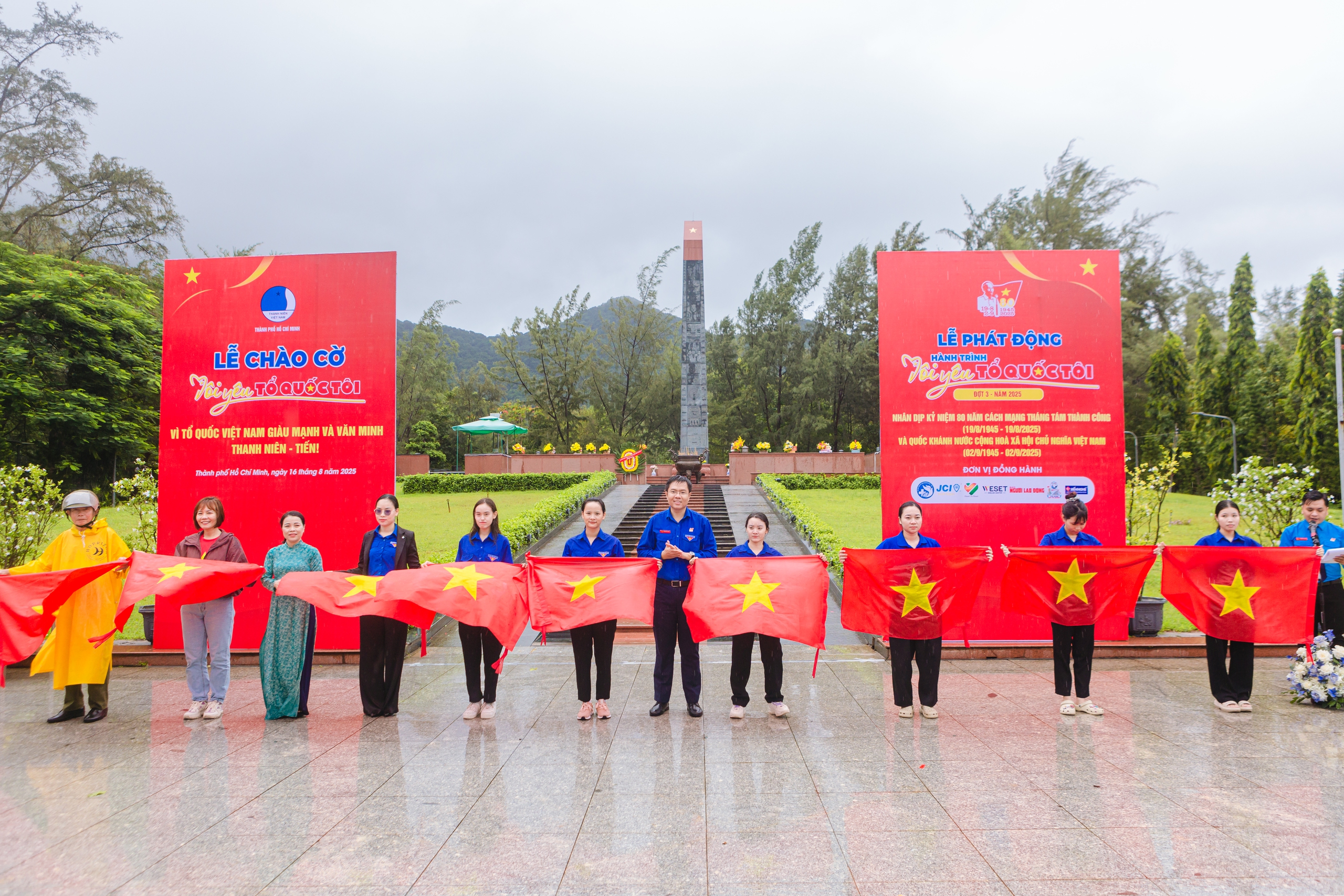 Hoa hậu Lương Thuỳ Linh, Đoàn Thiên Ân cùng tuổi trẻ TP HCM lan toả hành trình “Tôi yêu Tổ quốc tôi"- Ảnh 14.
