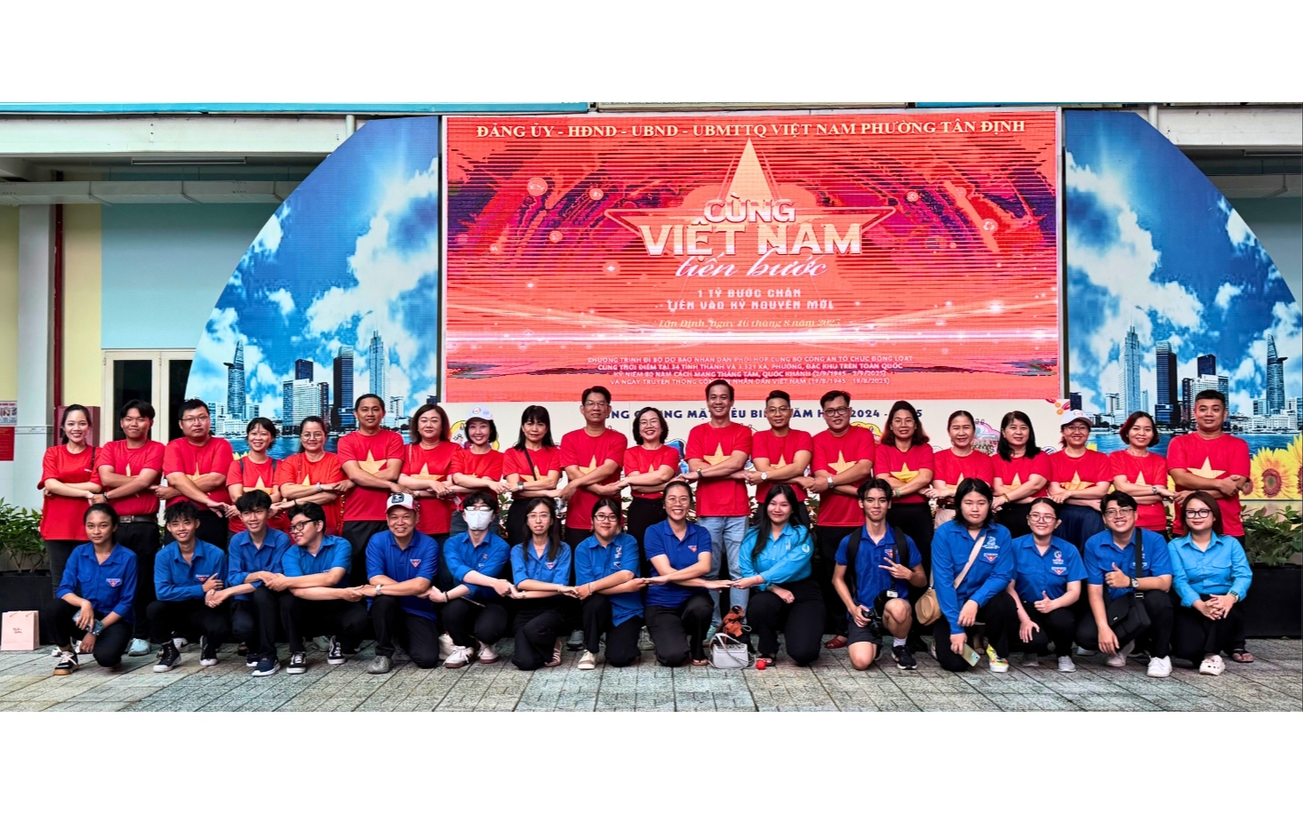 Bé gái có hoàn cảnh đặc biệt, kịp vào lớp 1 nhờ phường Tân Định, TP HCM- Ảnh 3.