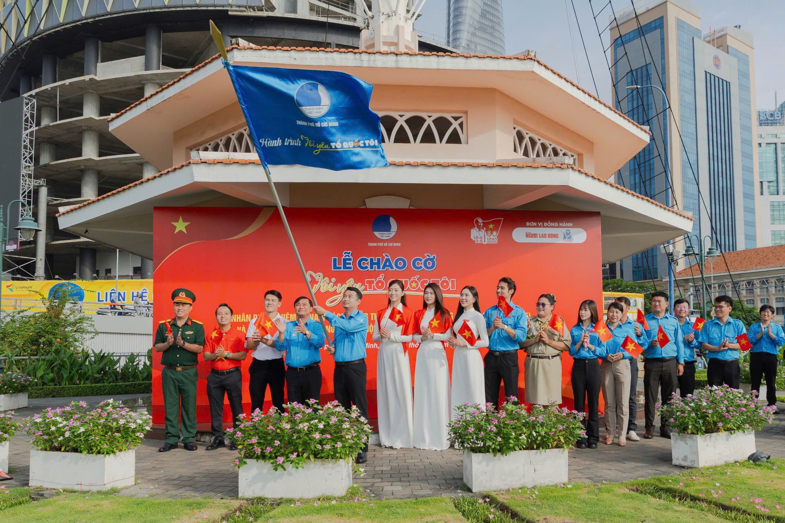 Hoa hậu Lương Thuỳ Linh, Đoàn Thiên Ân cùng tuổi trẻ TP HCM lan toả hành trình “Tôi yêu Tổ quốc tôi"- Ảnh 2.