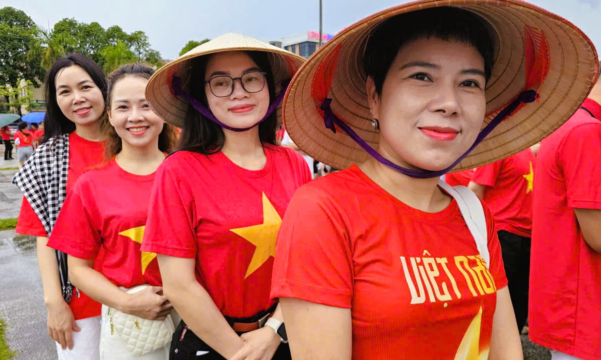 32 ribu orang di Thanh Hoa turun ke jalan untuk berbaris  32 ngàn người ở Thanh Hóa xuống đường đi bộ