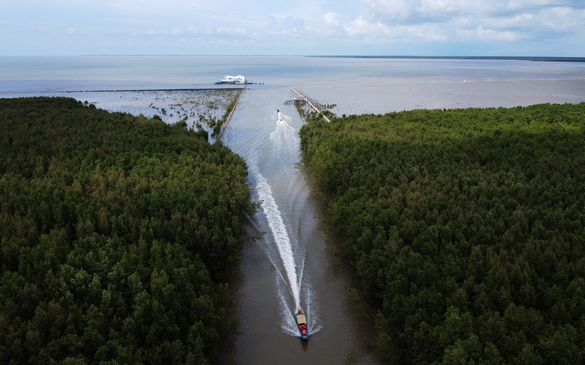 Giữ đất ven biển - Ảnh 2.