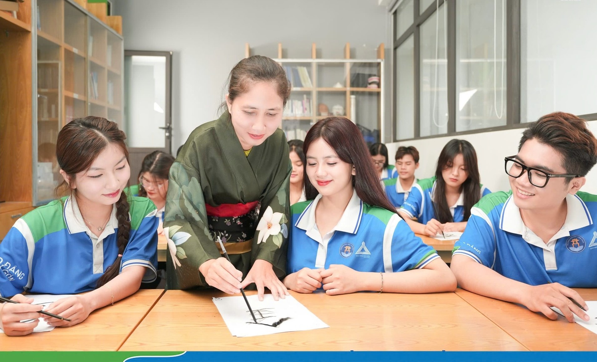 Đam mê nhóm ngành dịch vụ, sinh viên
