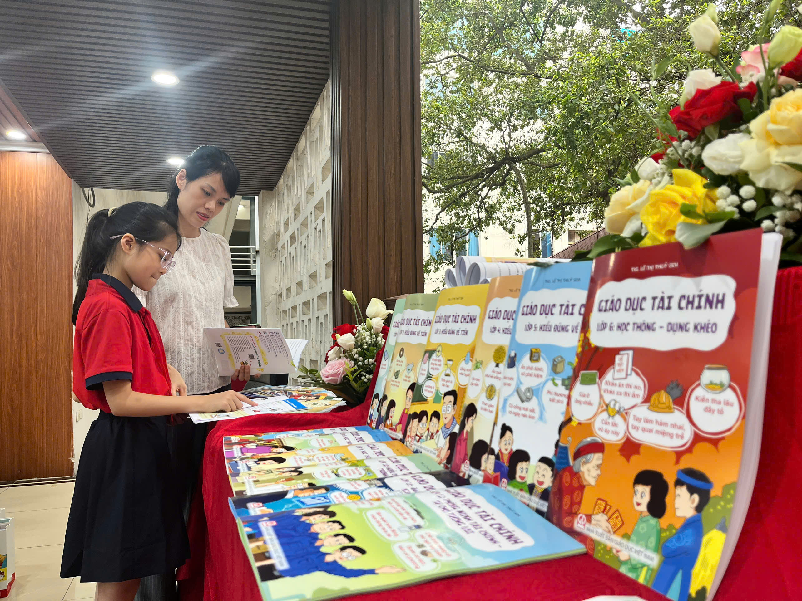 "Giáo dục tài chính" đến với học sinh - Ảnh 1.