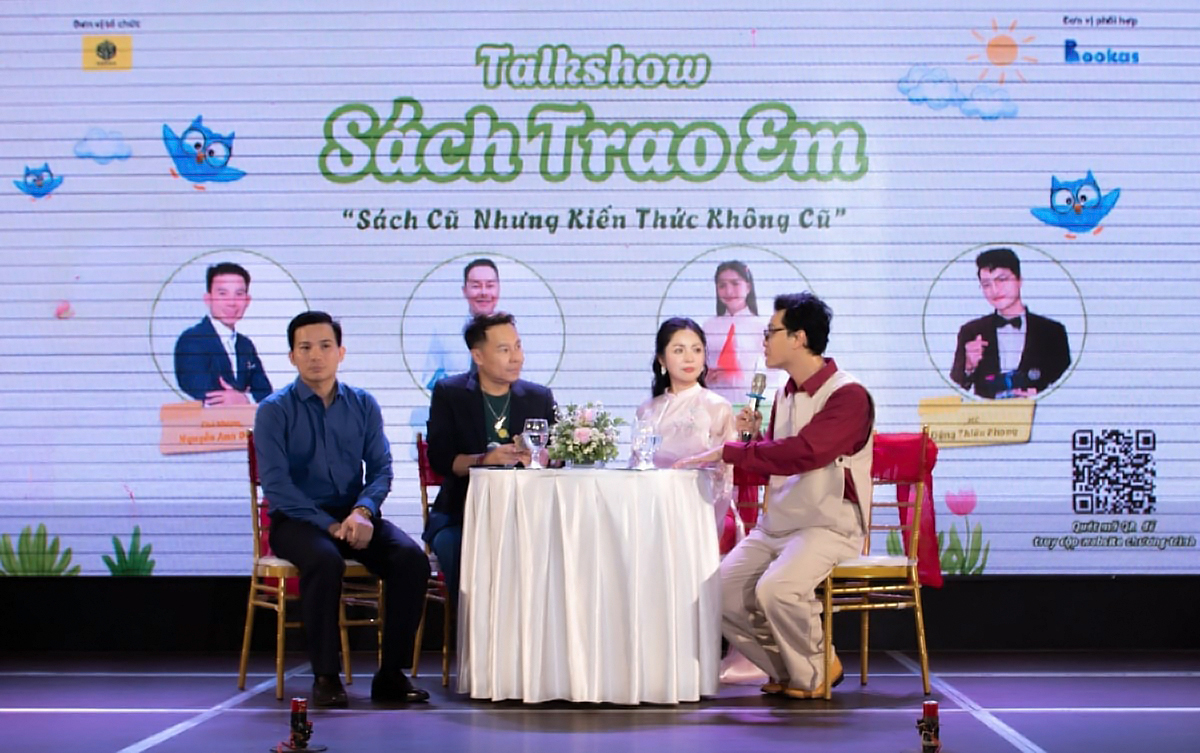 Tủ sách nhỏ mở ước mơ lớn - Ảnh 1.