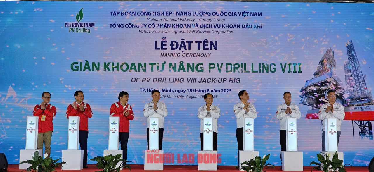 Lễ đặt tên giàn khoan PVD8 do người Việt đảm trách hoàn toàn tại TP HCM - Ảnh 1. Lễ đặt tên giàn khoan PVD8 do người Việt đảm trách hoàn toàn tại TP HCM - Ảnh 1.