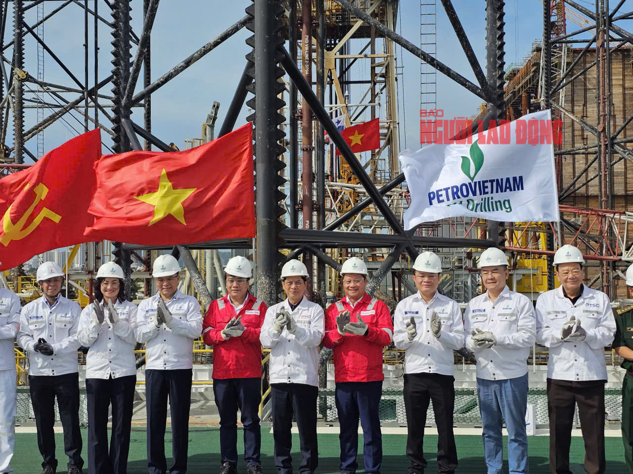 Lễ đặt tên giàn khoan PVD8 do người Việt đảm trách hoàn toàn tại TP HCM - Ảnh 4. Lễ đặt tên giàn khoan PVD8 do người Việt đảm trách hoàn toàn tại TP HCM - Ảnh 4.