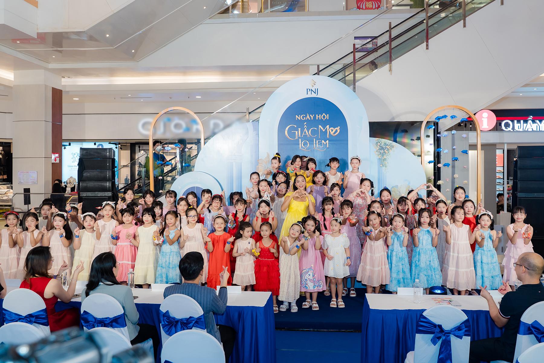 Đóng góp hơn 2.100 tỉ, PNJ vào Top 30 doanh nghiệp tư nhân nộp ngân sách lớn nhất- Ảnh 4.