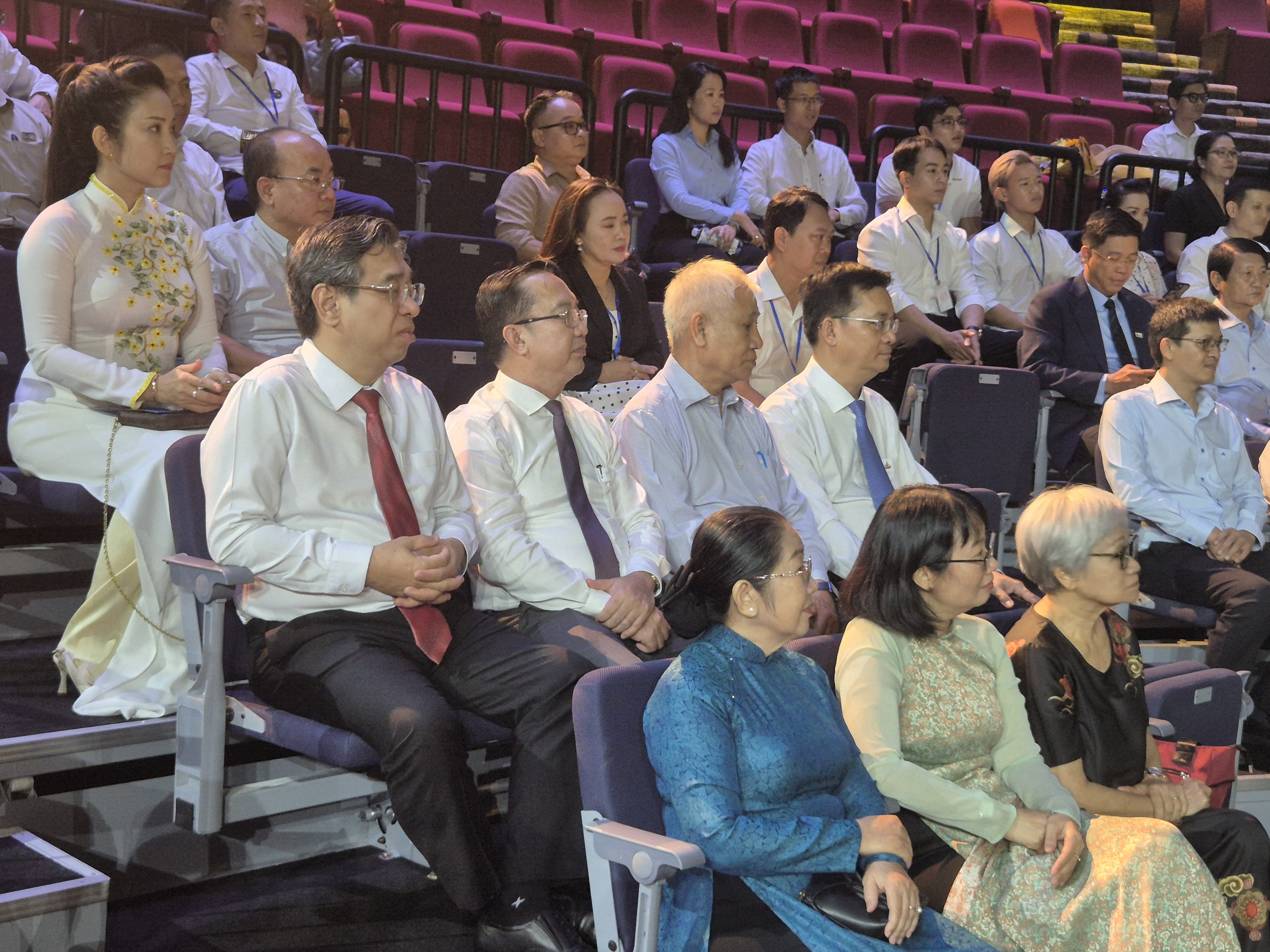 ទីក្រុងហូជីមិញ៖ កន្លែងជាច្រើនទៀតសម្រាប់ទស្សនិកជនទស្សនាសិល្បៈ - រូបថត ៦. TP HCM: Thêm địa điểm để khán giả xem nghệ thuật- Ảnh 6.