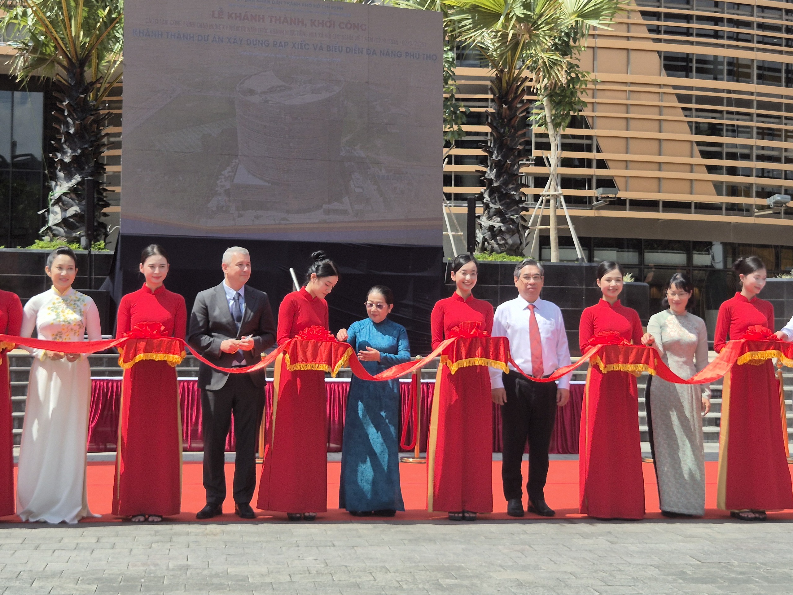 ទីក្រុងហូជីមិញ៖ កន្លែងជាច្រើនទៀតសម្រាប់ទស្សនិកជនទស្សនាសិល្បៈ - រូបថត ៨. TP HCM: Thêm địa điểm để khán giả xem nghệ thuật- Ảnh 8.