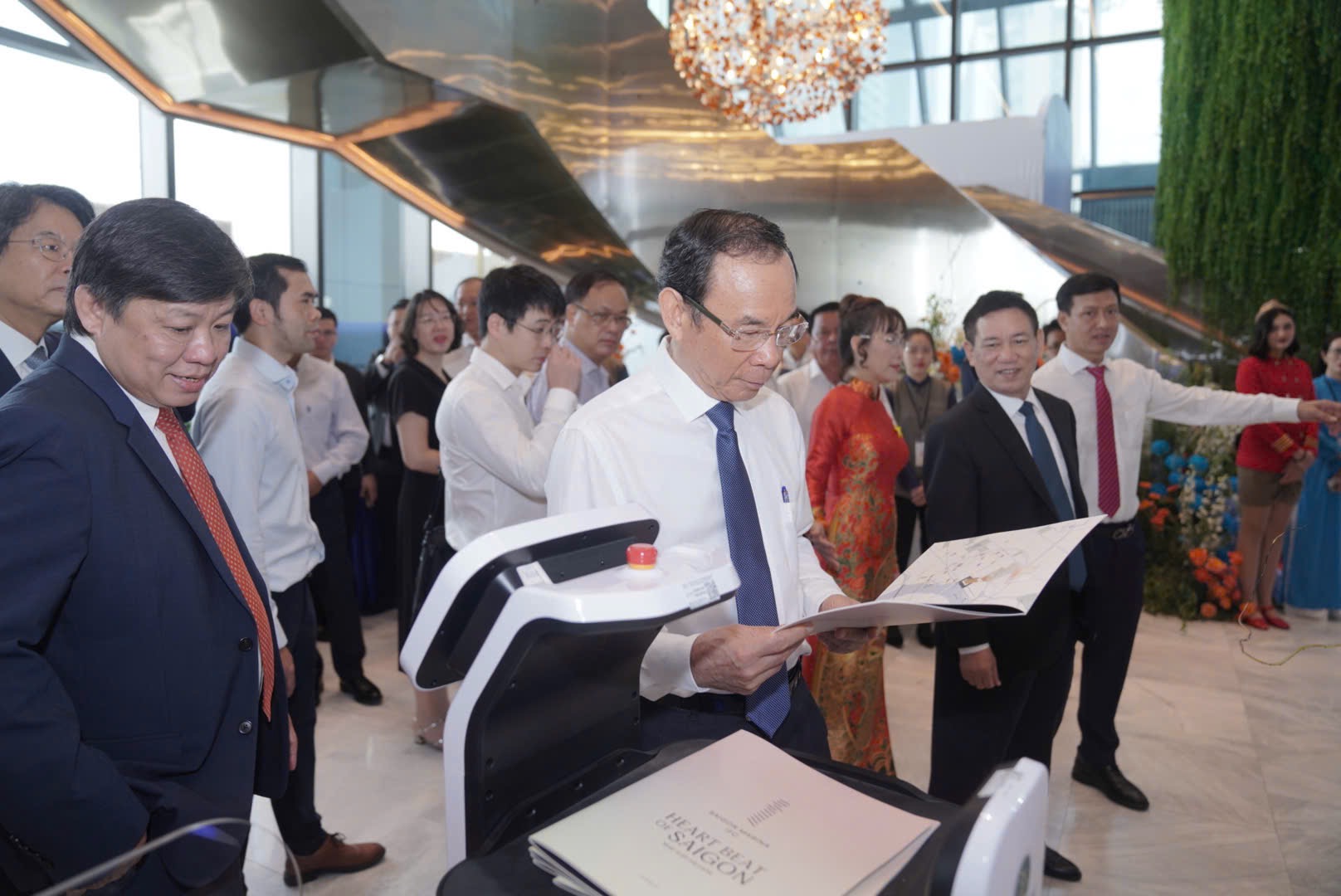 TP HCM khánh thành Trung tâm tài chính quốc tế Saigon Marina - Ảnh 4.