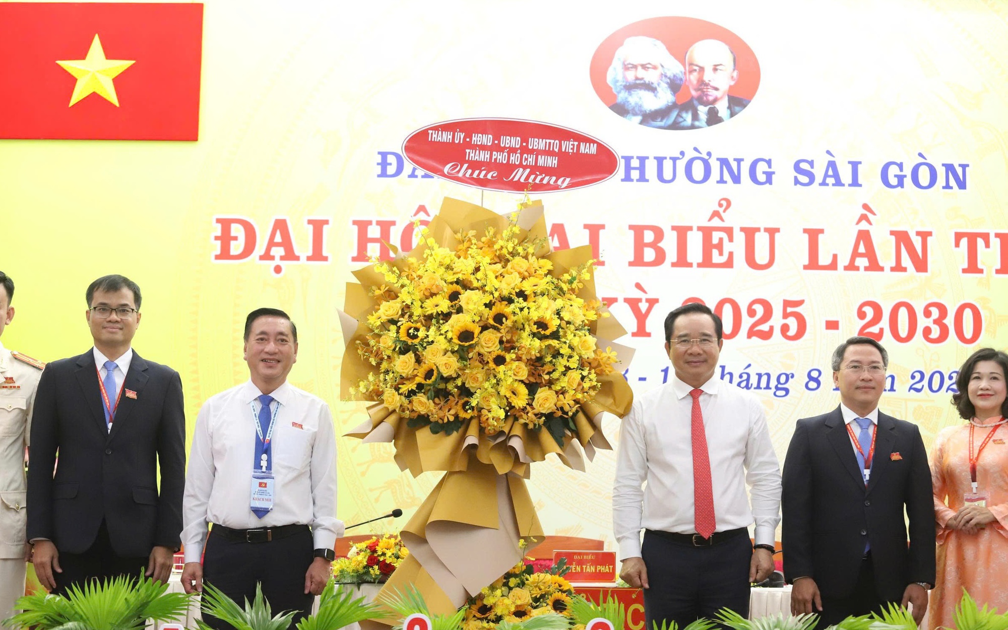 Ông Nguyễn Tấn Phát làm Bí thư Đảng ủy phường Sài Gòn, TP HCM - Ảnh 4.