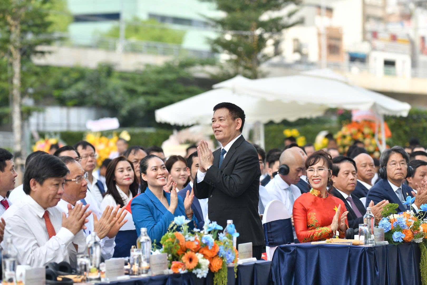 TP HCM khánh thành Trung tâm tài chính quốc tế Saigon Marina - Ảnh 2.