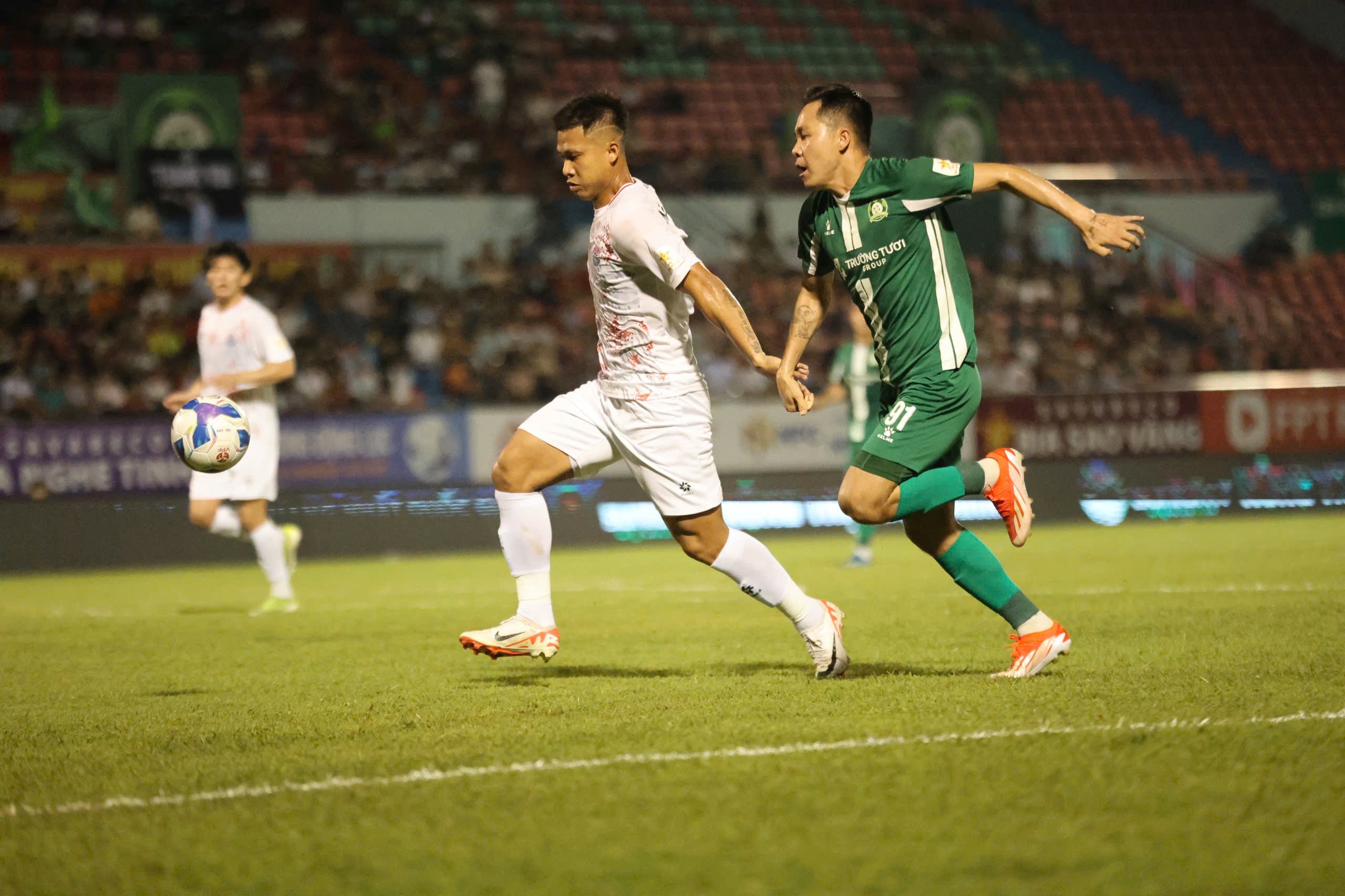 Quảng Nam bỏ giải, Trường Tươi Đồng Nai từ chối, PVF sẽ lên V-League? - Ảnh 1.