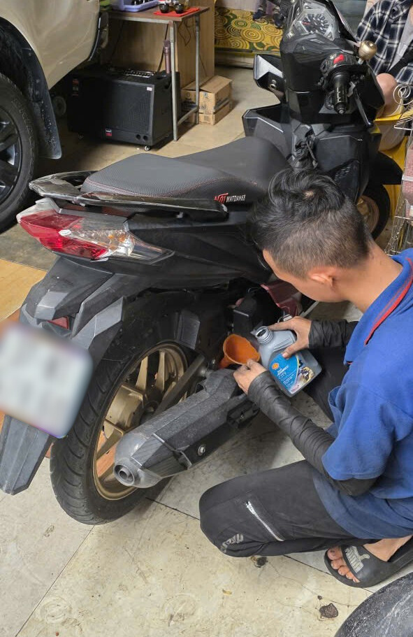 Bí quyết chọn dầu nhớt “chinh phục đường khó” từ thợ máy kỳ cựu- Ảnh 3. Bí quyết chọn dầu nhớt “chinh phục đường khó” từ thợ máy kỳ cựu- Ảnh 3.