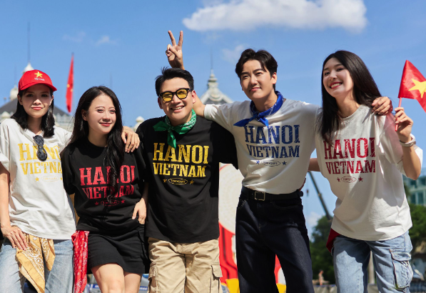 Nhiều thương hiệu thời trang ra mắt các thiết kế đậm tinh thần 2-9- Ảnh 7. Nhiều thương hiệu thời trang ra mắt các thiết kế đậm tinh thần 2-9- Ảnh 7.