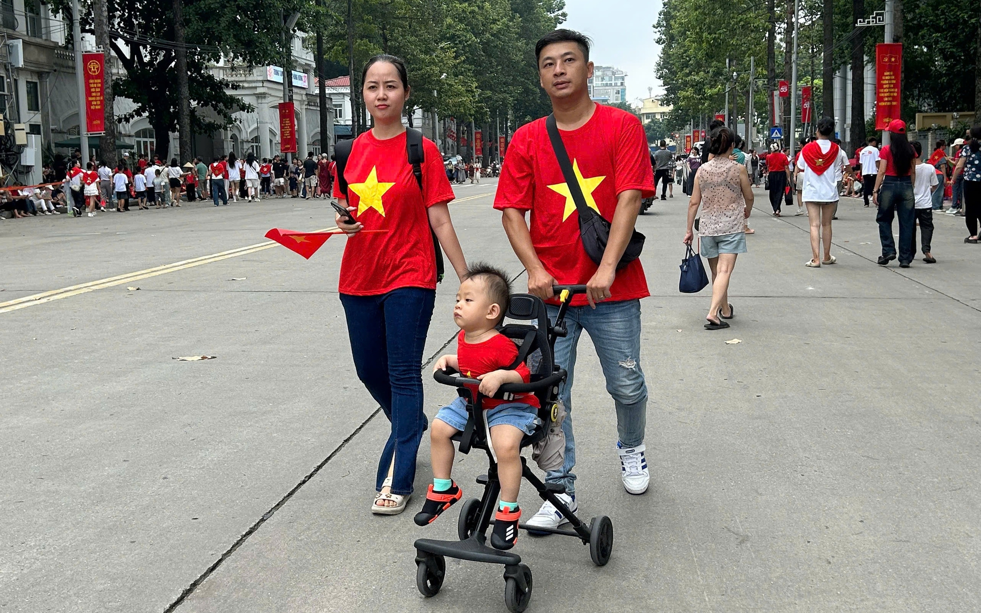 Xem diễu binh, diễu hành A80, người dân có thể để xe máy, ô tô ở đâu? - Ảnh 2.