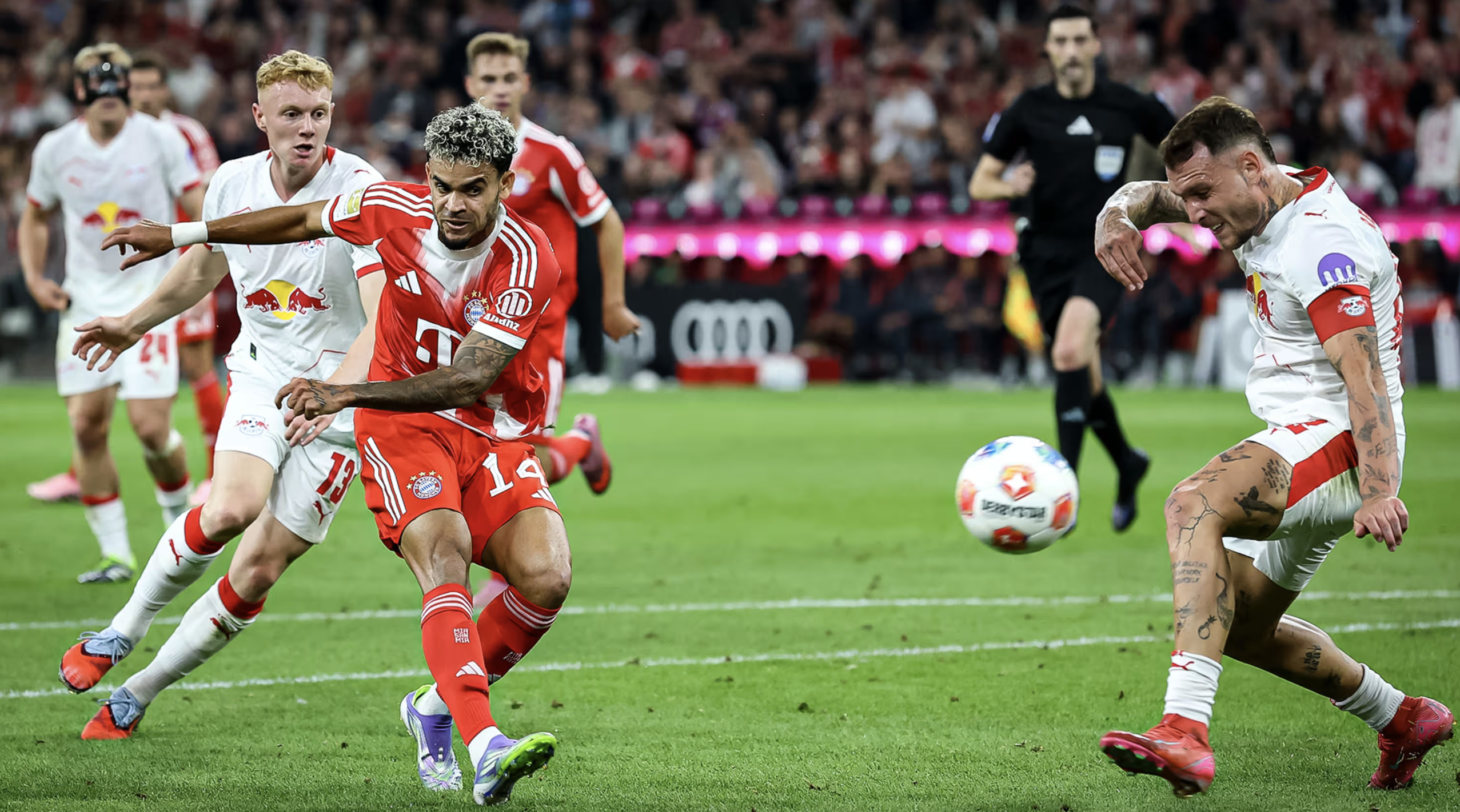 Bayern Munich hủy diệt Leipzig 6-0: