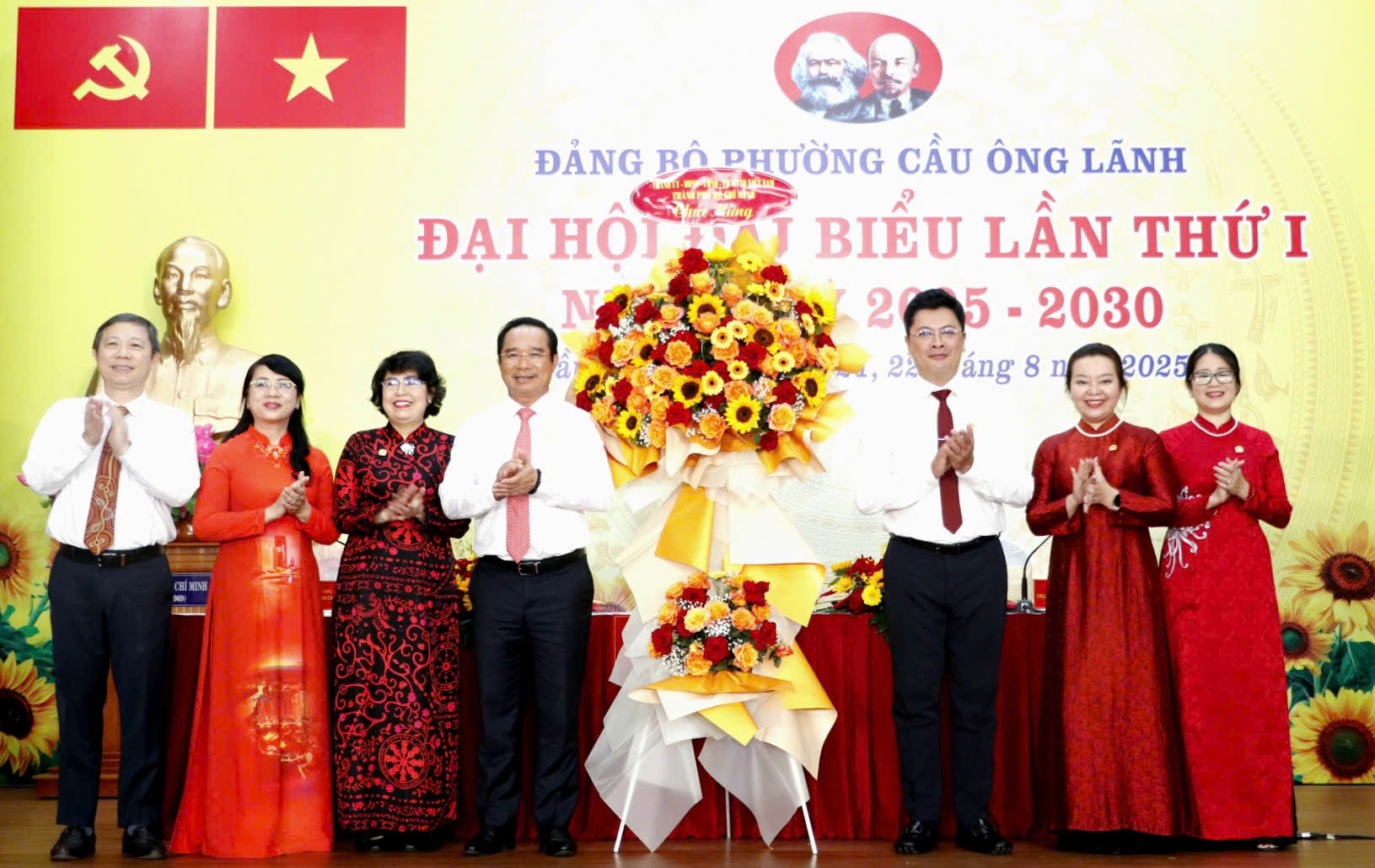 Chủ tịch UBND TP HCM: Phường Cầu Ông Lãnh tập trung tháo gỡ các dự án tồn đọng - Ảnh 2.