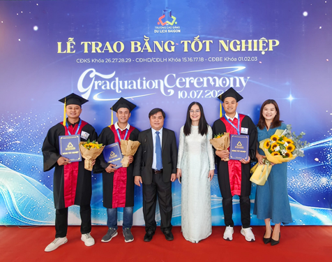 Chặng đường ý nghĩa - Ảnh 3. Chặng đường ý nghĩa - Ảnh 3.