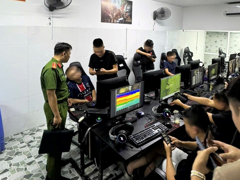 Hải Phòng tăng cường kiểm tra dịch vụ nhạy cảm để ngăn chặn tội phạm - Ảnh 1. Hải Phòng tăng cường kiểm tra dịch vụ nhạy cảm để ngăn chặn tội phạm - Ảnh 1.