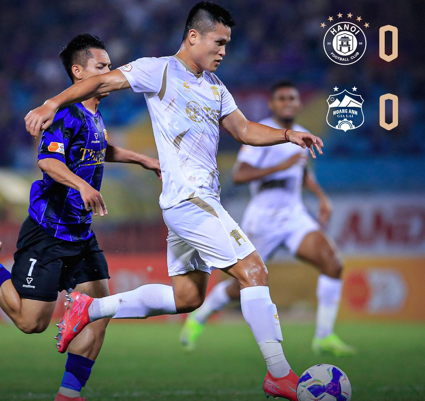 "Người nhện" Trần Trung Kiên giúp HAGL chia điểm với Hà Nội FC- Ảnh 7. "Người nhện" Trần Trung Kiên giúp HAGL chia điểm với Hà Nội FC- Ảnh 7.