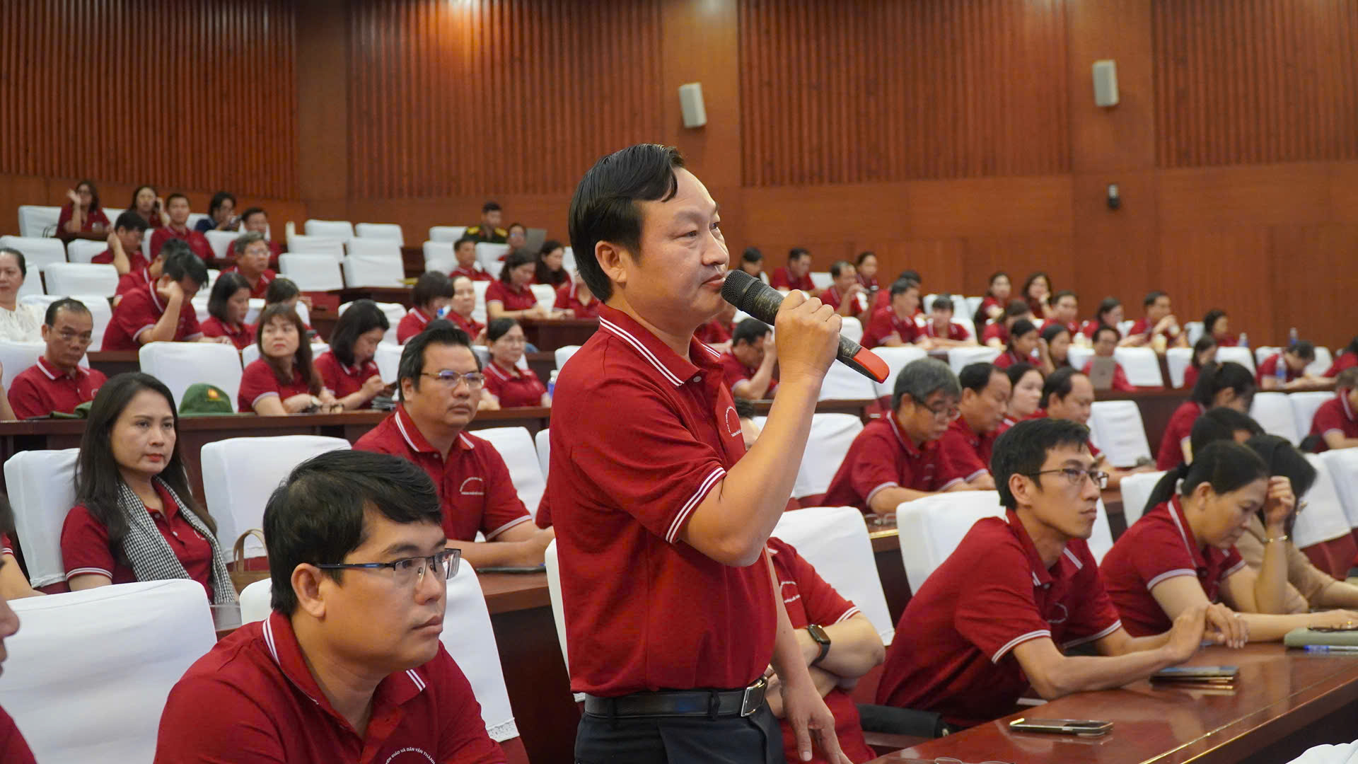 Chủ động trước những vấn đề lớn - Ảnh 2.