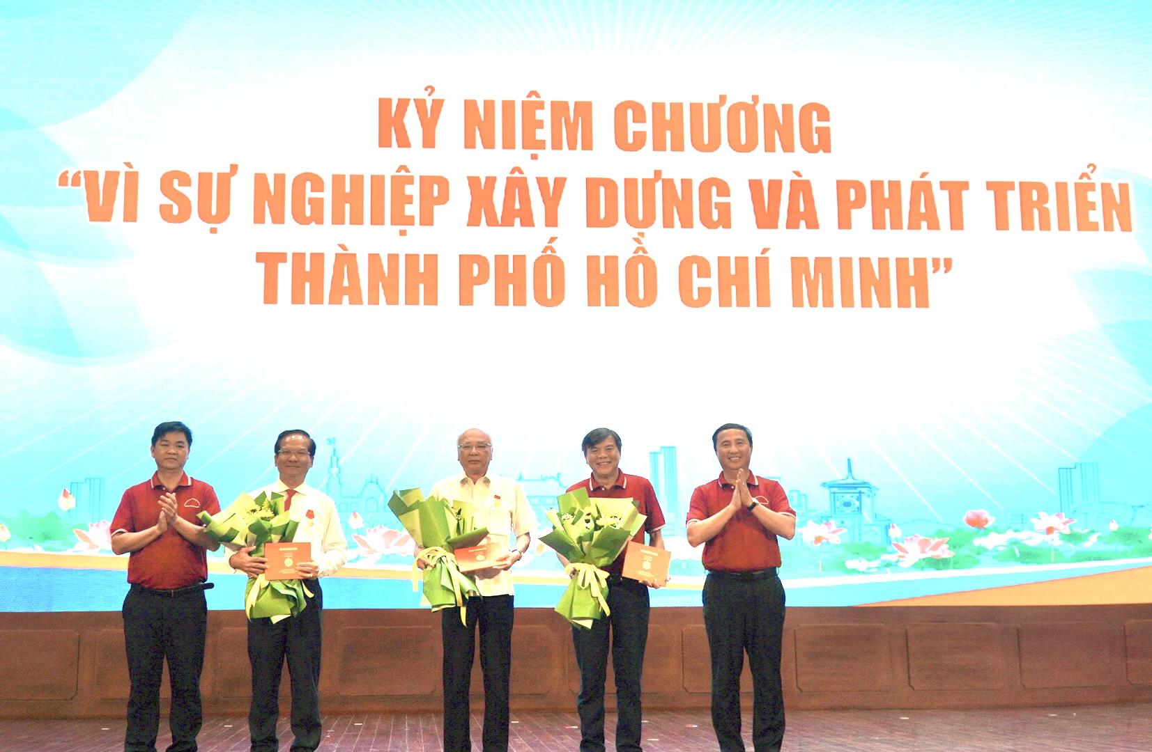 TP HCM tổ chức khen thưởng nhà nước cho cá nhân và tập thể xuất sắc - Ảnh 3. TP HCM tổ chức khen thưởng nhà nước cho cá nhân và tập thể xuất sắc - Ảnh 3.