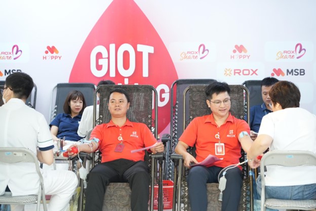 Giọt thương 2025: CBNV ROX Group chung tay hiến máu, lan tỏa giá trị sống đẹp- Ảnh 3. Giọt thương 2025: CBNV ROX Group chung tay hiến máu, lan tỏa giá trị sống đẹp- Ảnh 3.