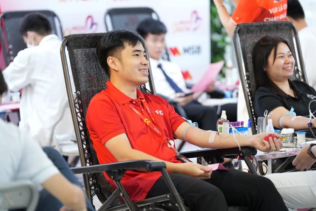 Giọt thương 2025: CBNV ROX Group chung tay hiến máu, lan tỏa giá trị sống đẹp- Ảnh 5. Giọt thương 2025: CBNV ROX Group chung tay hiến máu, lan tỏa giá trị sống đẹp- Ảnh 5.