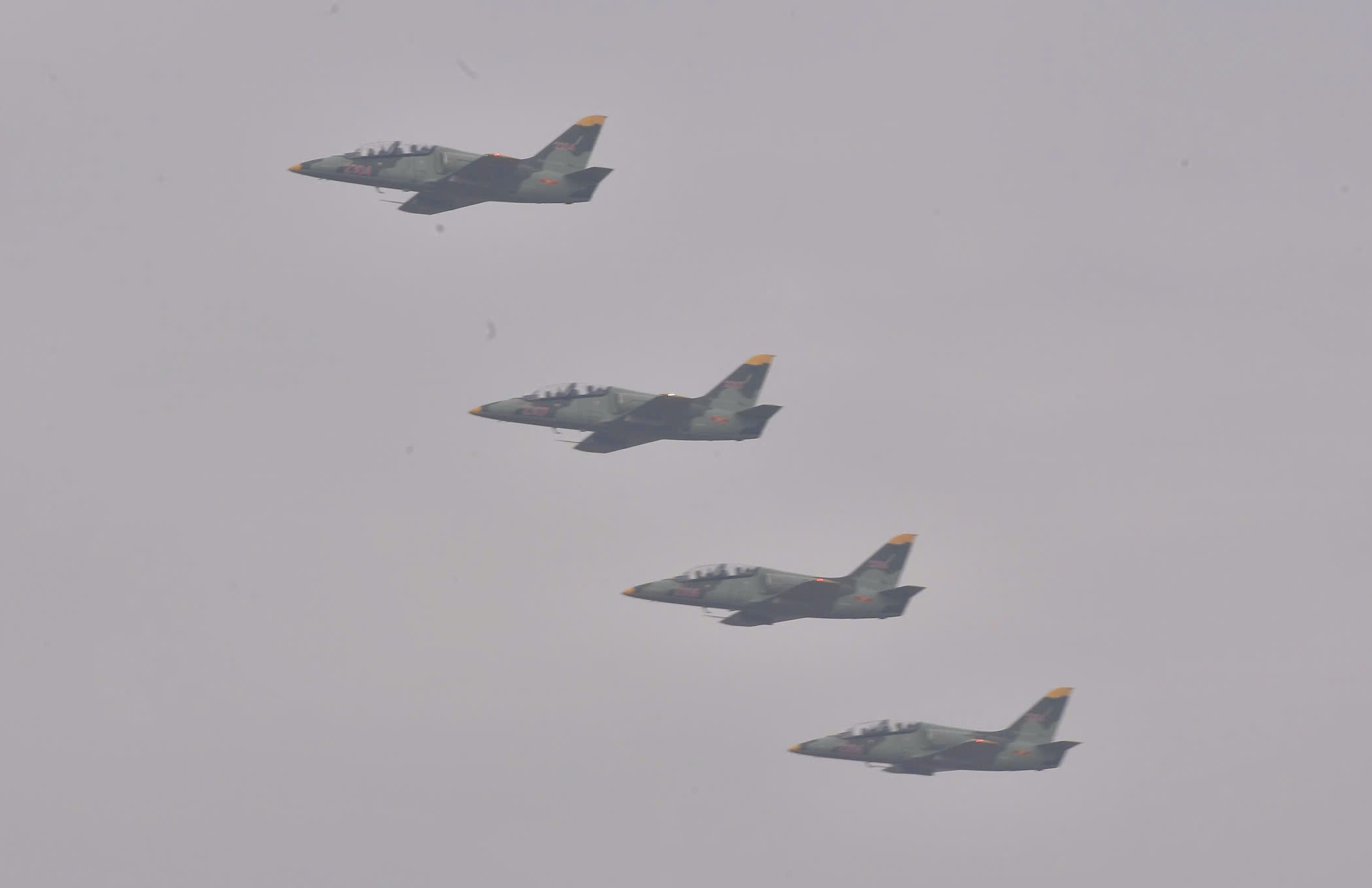 "Hổ mang chúa" Su30-MK2 bay qua Quảng trường Ba Đình- Ảnh 14. "Hổ mang chúa" Su30-MK2 bay qua Quảng trường Ba Đình- Ảnh 14.