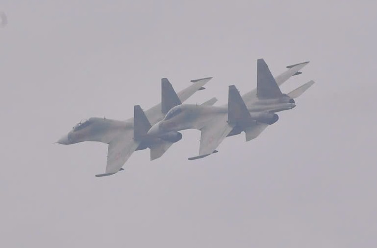 "Hổ mang chúa" Su30-MK2 bay qua Quảng trường Ba Đình- Ảnh 21. "Hổ mang chúa" Su30-MK2 bay qua Quảng trường Ba Đình- Ảnh 21.