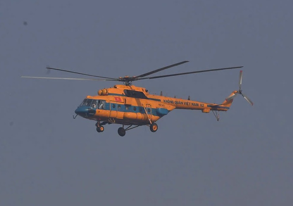 "Hổ mang chúa" Su30-MK2 bay qua Quảng trường Ba Đình- Ảnh 8. "Hổ mang chúa" Su30-MK2 bay qua Quảng trường Ba Đình- Ảnh 8.