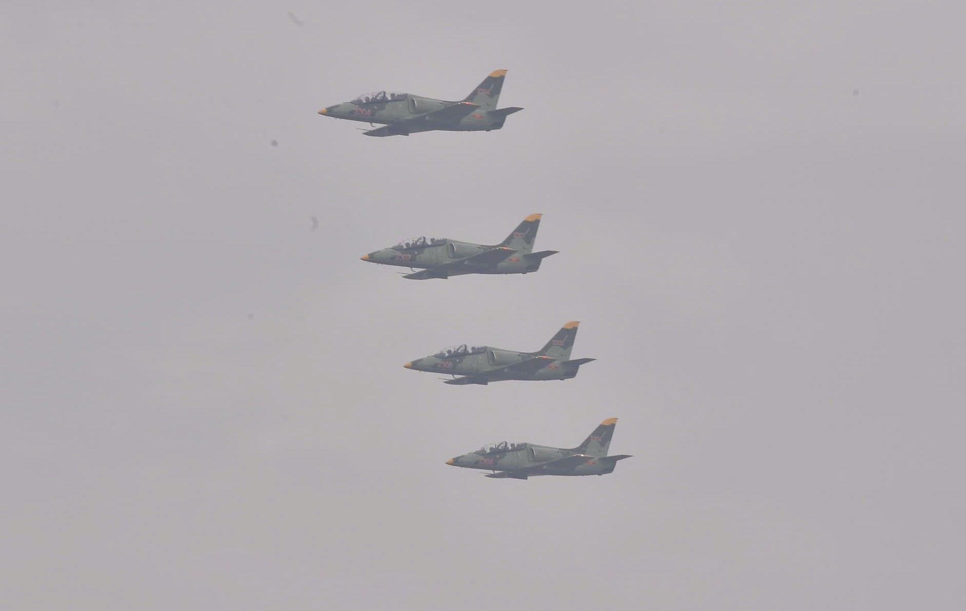 "Hổ mang chúa" Su30-MK2 bay qua Quảng trường Ba Đình- Ảnh 15. "Hổ mang chúa" Su30-MK2 bay qua Quảng trường Ba Đình- Ảnh 15.