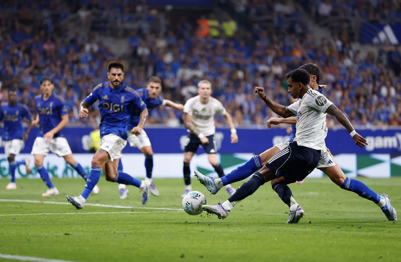 Mbappe bùng nổ, Real Madrid áp sát đỉnh bảng La Liga - Ảnh 1.