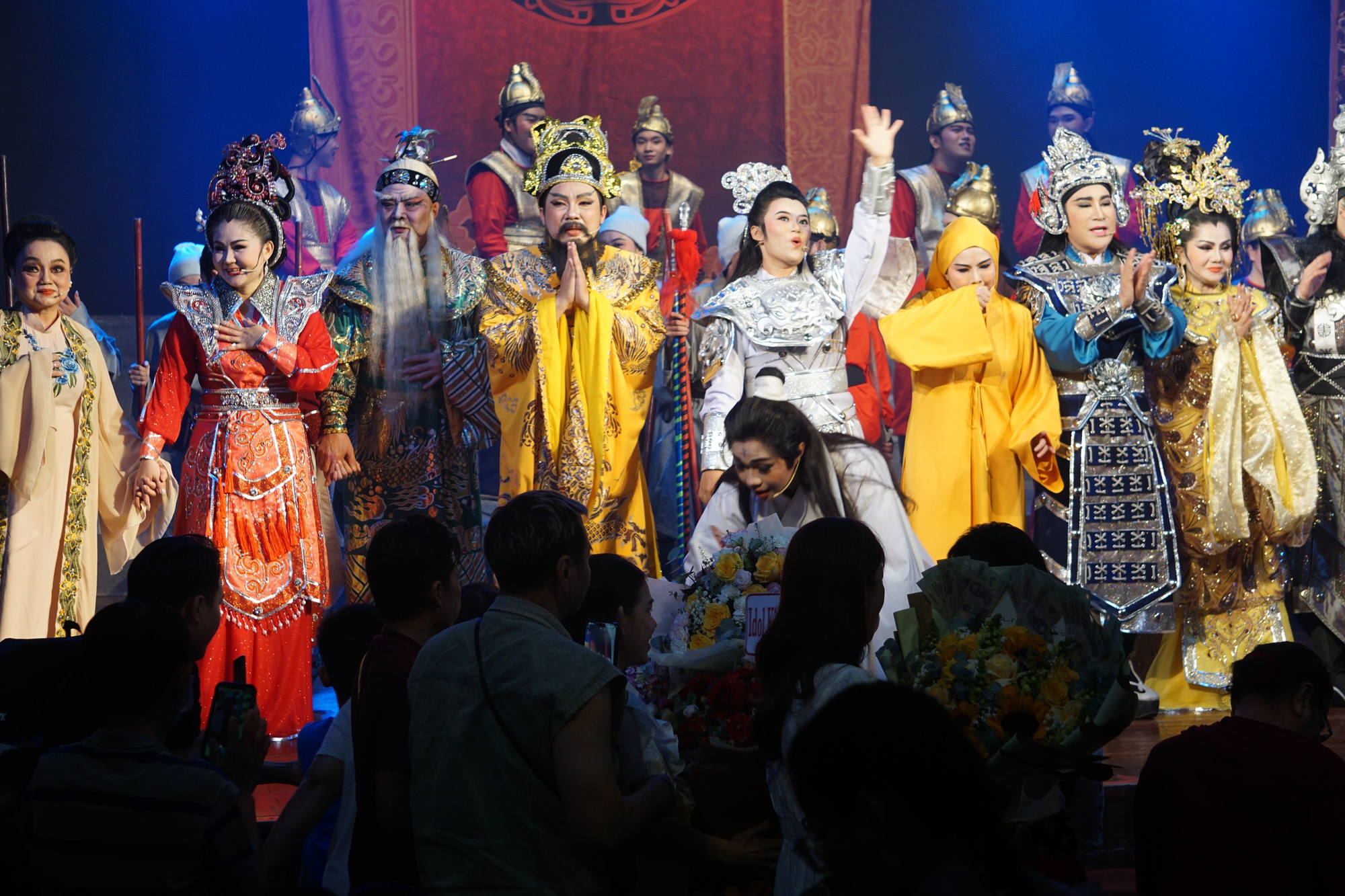 Den förtjänstfulla konstnären Kim Tu Long skapar nya färger till den klassiska pjäsen  NSƯT Kim Tử Long tạo sắc màu mới cho vở kinh điển