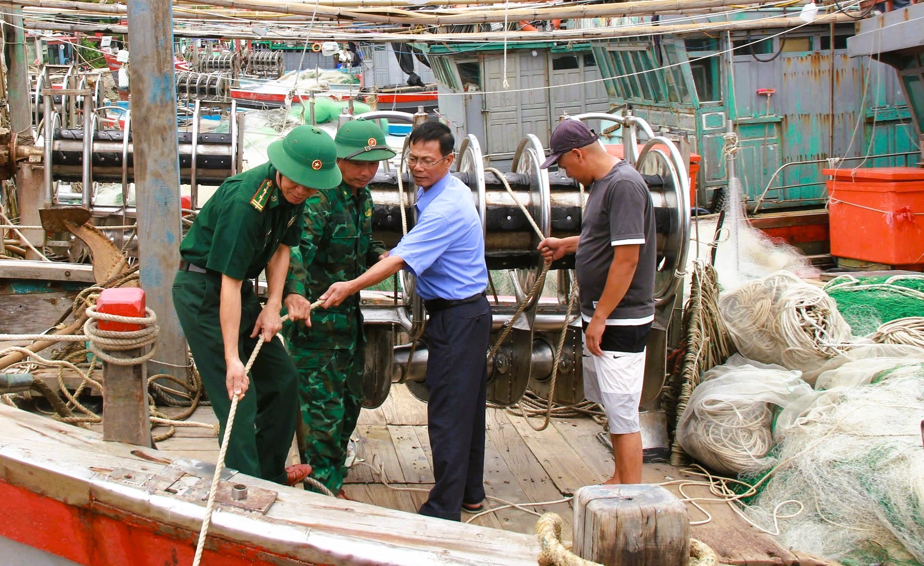 Bão số 5 đang lao nhanh vào bờ, Thanh Hóa ban lệnh cấm biển- Ảnh 1. Bão số 5 đang lao nhanh vào bờ, Thanh Hóa ban lệnh cấm biển- Ảnh 1.