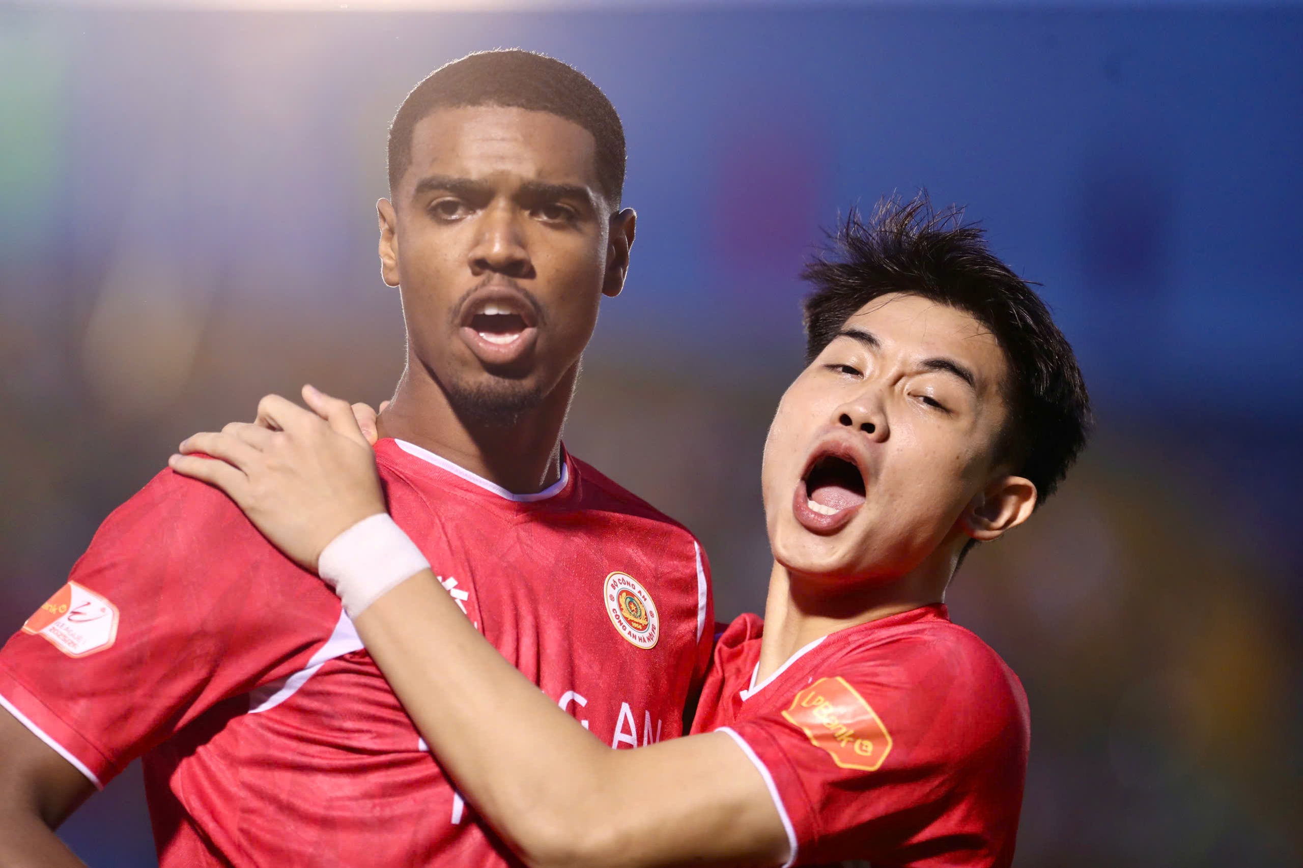 CAHN thắng Becamex TP HCM 3-0, Quang Hải tỏa sáng rực rỡ - Ảnh 1.